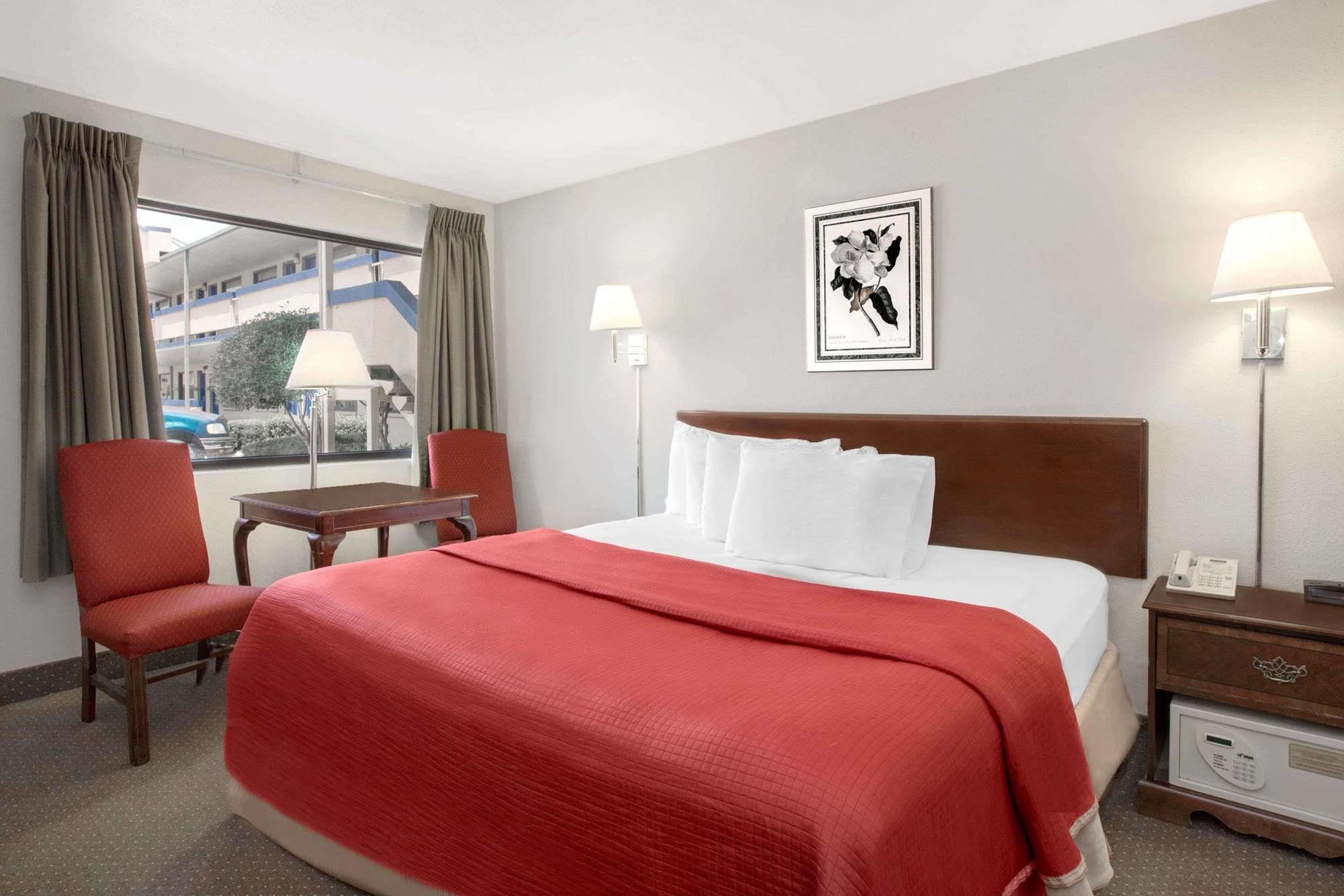 Travelodge By Wyndham Лафайет Екстериор снимка